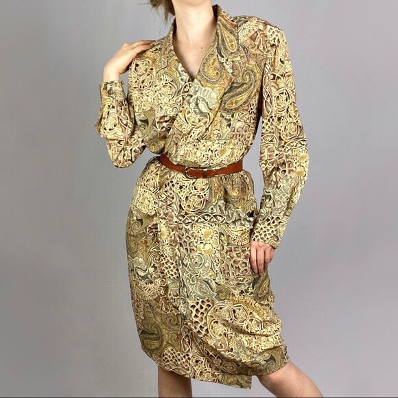 100% silk vintage long sleeve button down wrap dress. Neutral earth tin colours - Picture 5 of 13